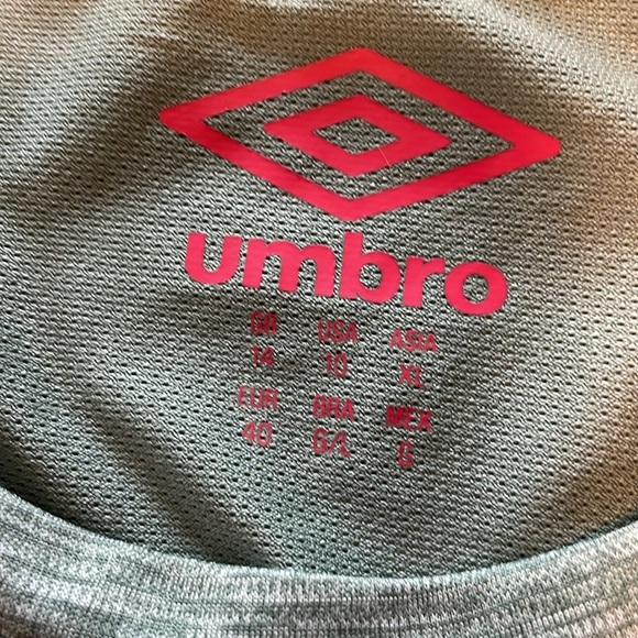 NEW Women’s Umbro Athletic Shirt - Picture 3 of 6